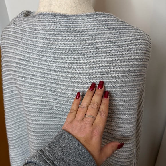 Steve Madden Draped Gray Poncho Sweater One Size Shimmer with Tassels - Picture 9 of 12